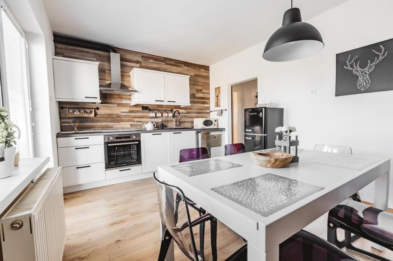 Drive Caffe Apartments Trzin Εξωτερικό φωτογραφία